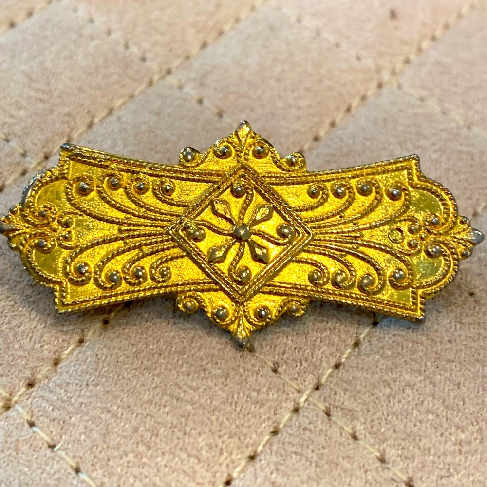 JBW Gold Brooche Pin